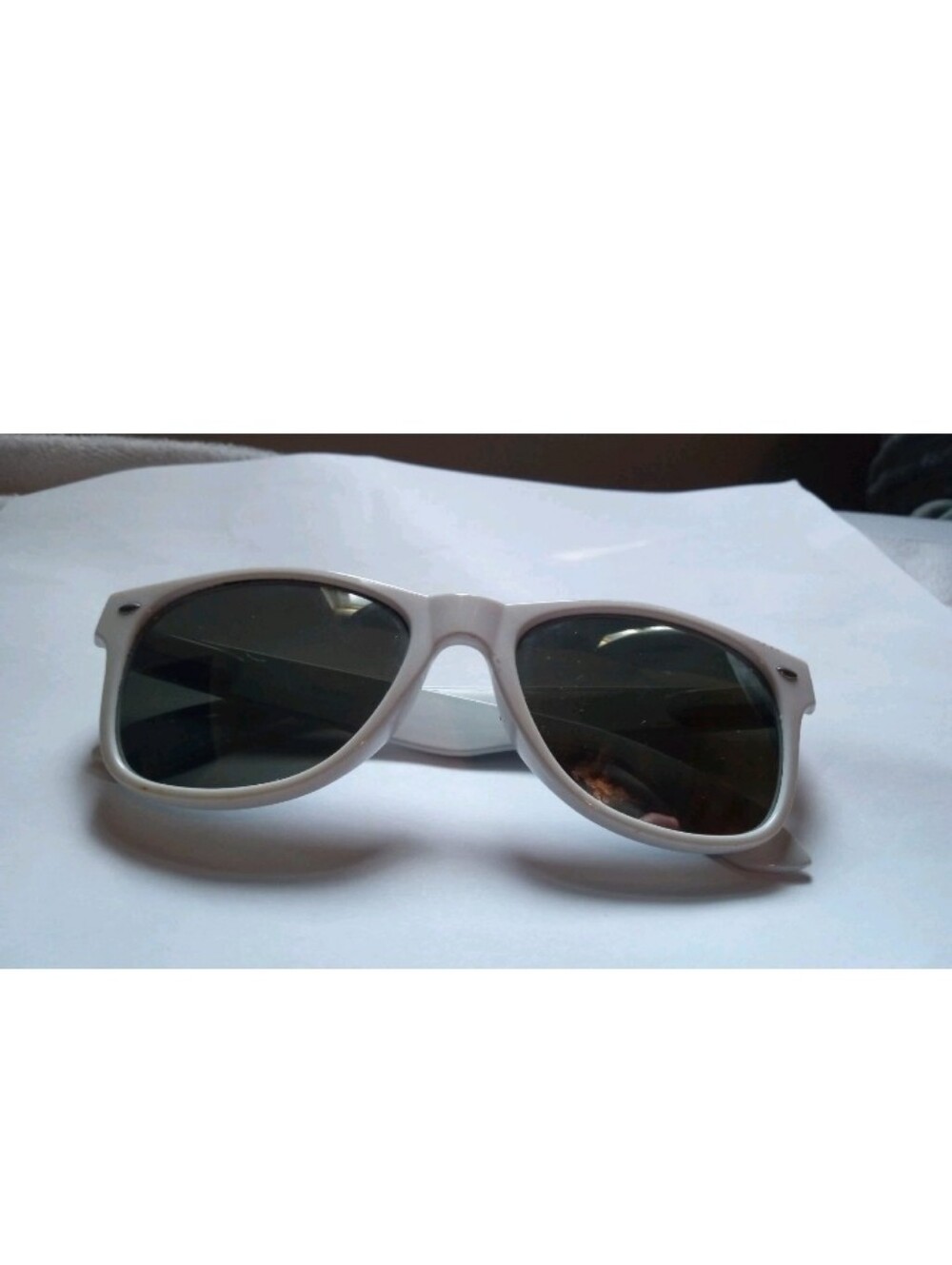 Men's Square Sunglasses White Plastic Frame Gray Tinted Plastic Lenses Solid